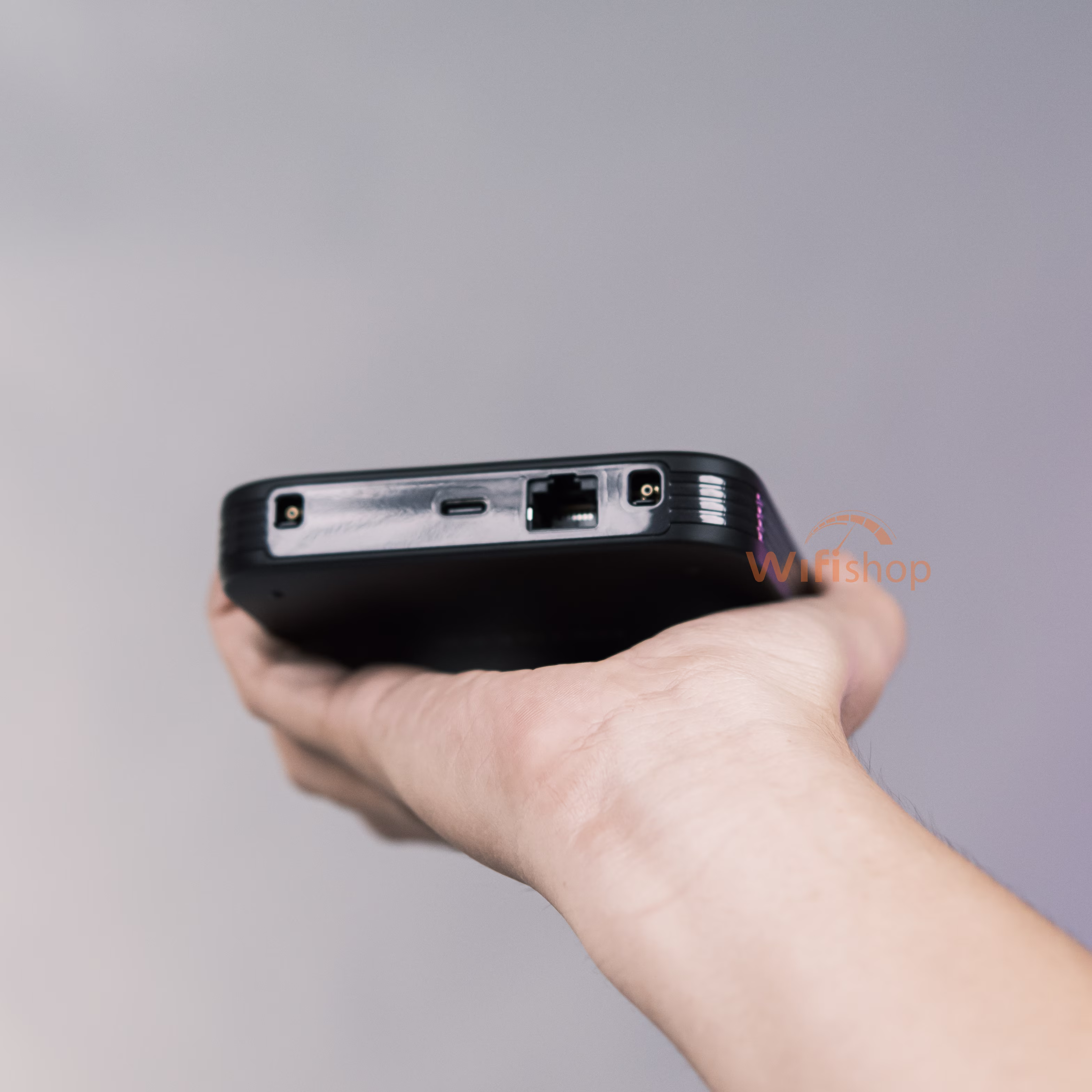 Bộ Phát Wifi 5G Netgear MR6550 (NETGEAR M6 Pro AXE3600)