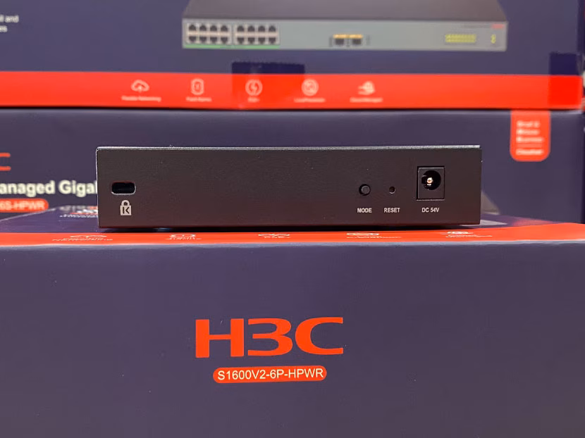 Switch PoE H3C Layer 2 18 Port Gigabit LS-1600V2-18P-HPWR-GL với công suất PoE 240W, cung cấp hiệu suất mạng mạnh mẽ và khả năng cấp nguồn cho nhiều thiết bị.